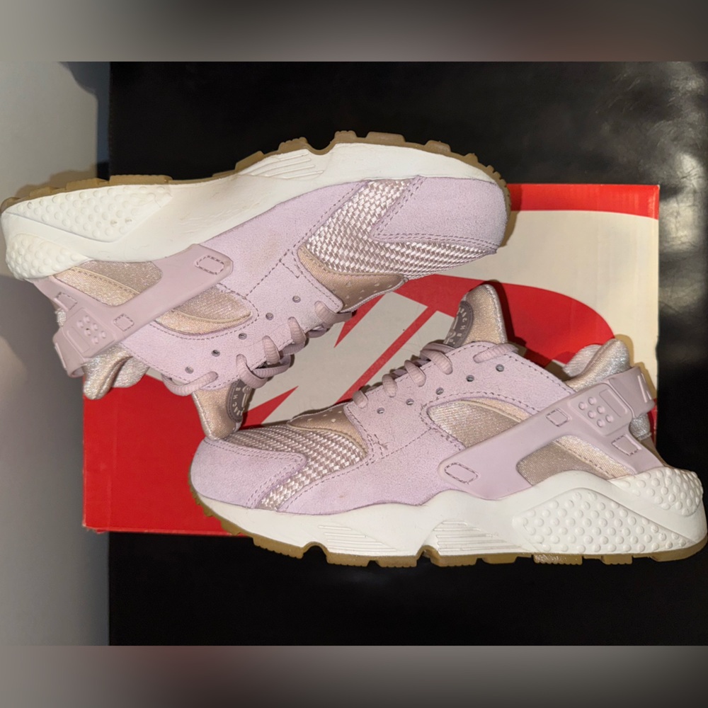 Nike Huarache Women's Sneakers